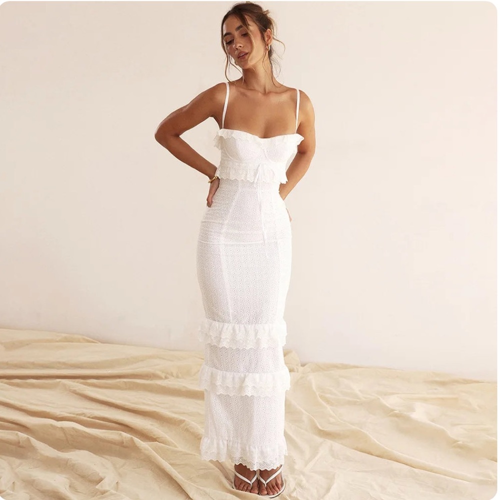 Fleur de Vendetta Seraphina Embroidered Dress